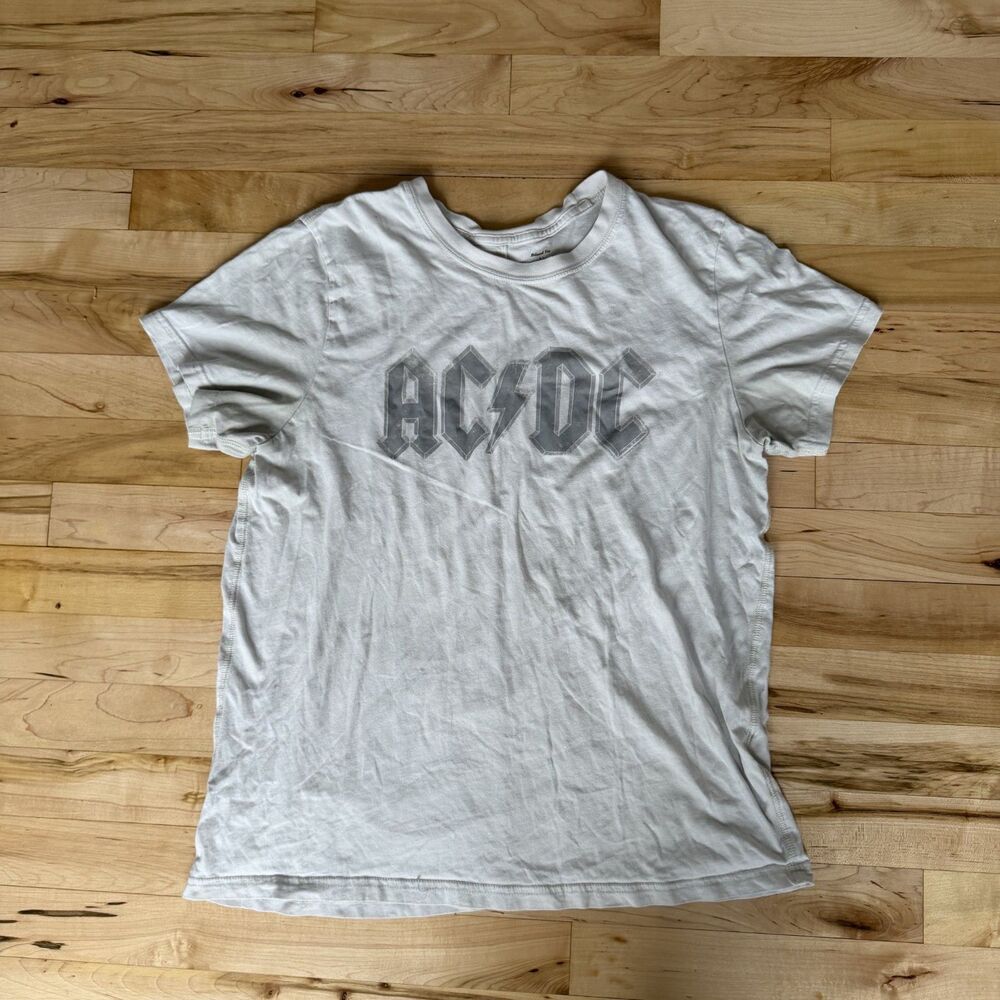 Y2K Rocker AC/DC Distressed White Graphic Band Tee Abercrombie